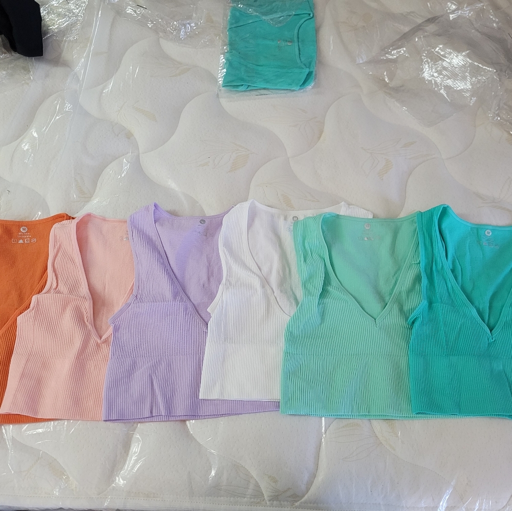 Compression croptops different colors - Picture 5 of 10